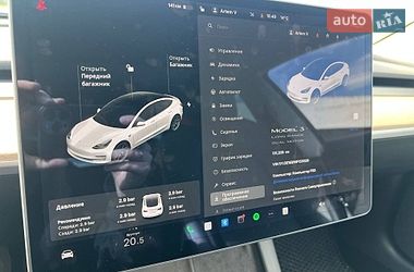 Седан Tesla Model 3 2021 в Львове