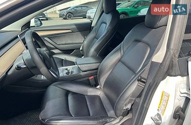 Седан Tesla Model 3 2021 в Львове