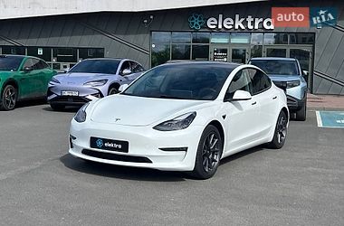 Седан Tesla Model 3 2021 в Львове