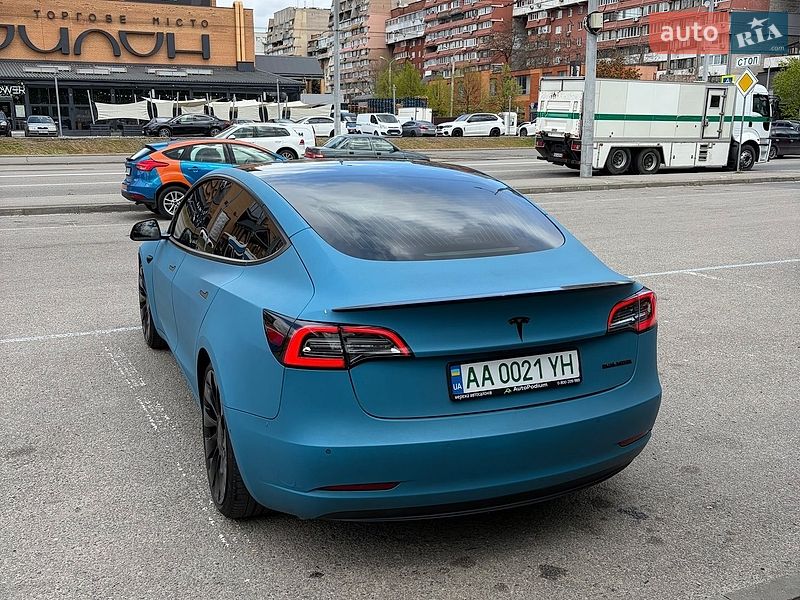 Седан Tesla Model 3 2022 в Дніпрі