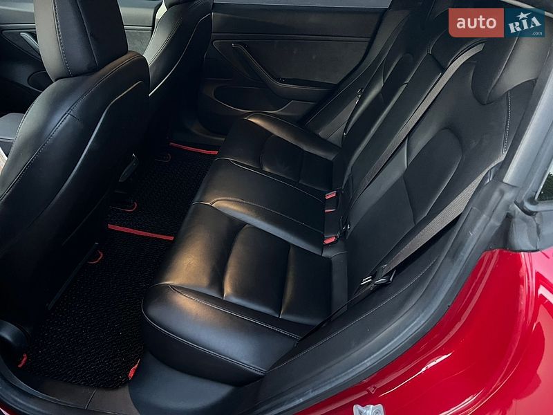 Седан Tesla Model 3 2018 в Тернополе