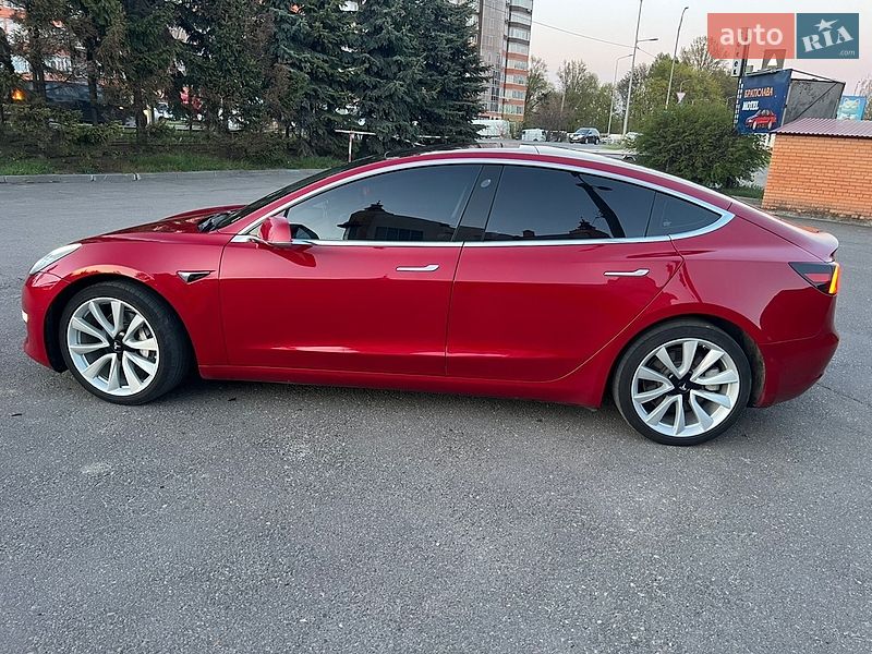 Седан Tesla Model 3 2018 в Тернополе