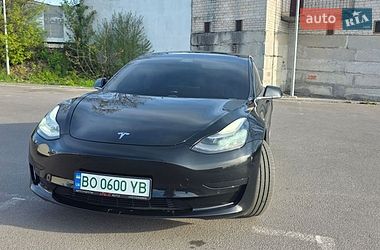 Седан Tesla Model 3 2020 в Тернополі