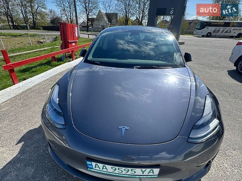 Tesla Model 3 2022