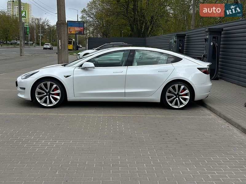 Седан Tesla Model 3 2019 в Киеве