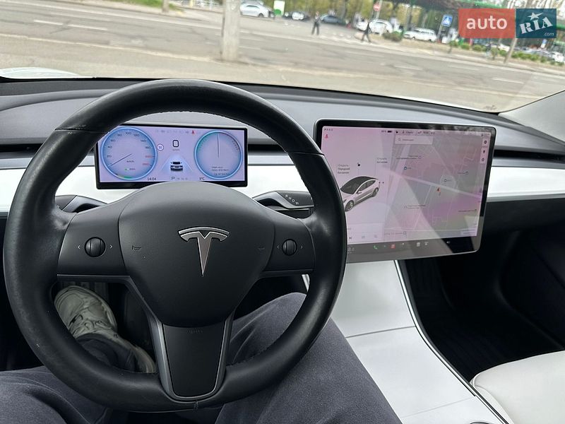 Седан Tesla Model 3 2019 в Киеве