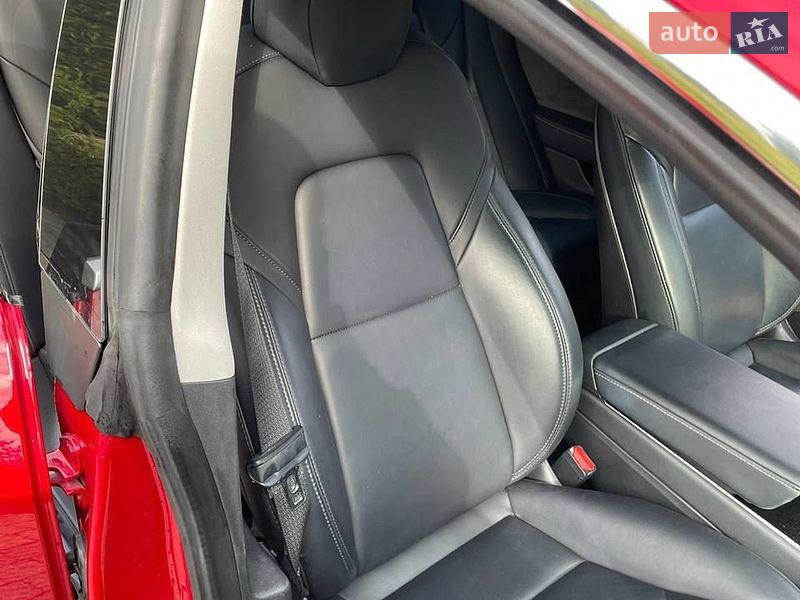 Седан Tesla Model 3 2019 в Львове