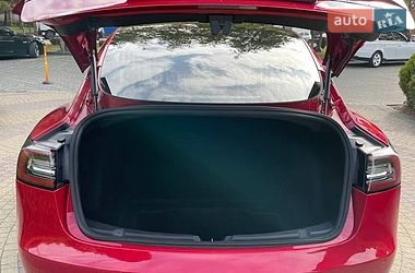 Седан Tesla Model 3 2019 в Львове