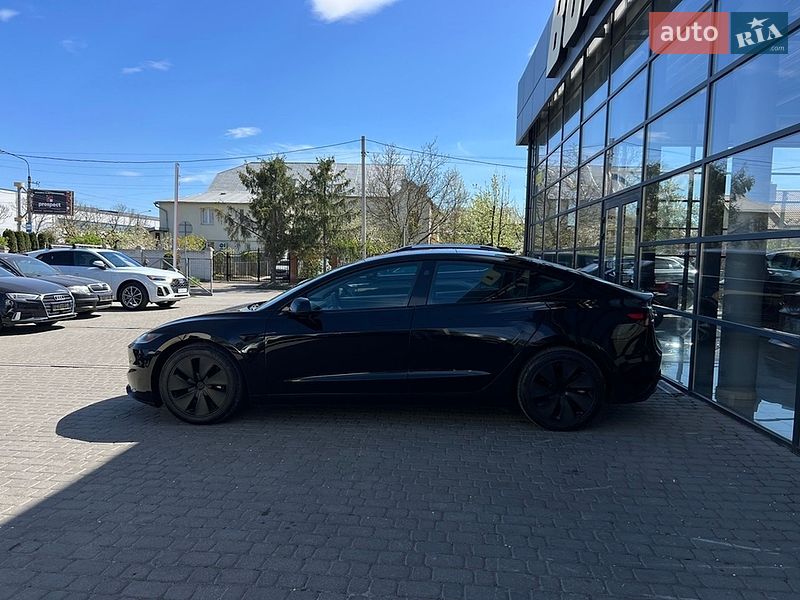 Седан Tesla Model 3 2024 в Ивано-Франковске
