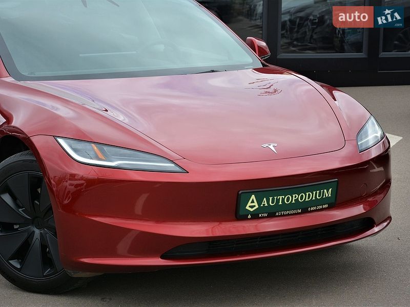 Седан Tesla Model 3 2024 в Киеве