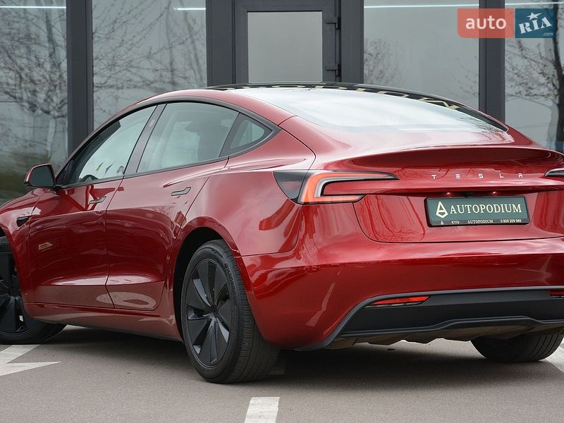 Седан Tesla Model 3 2024 в Киеве