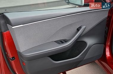 Седан Tesla Model 3 2024 в Киеве