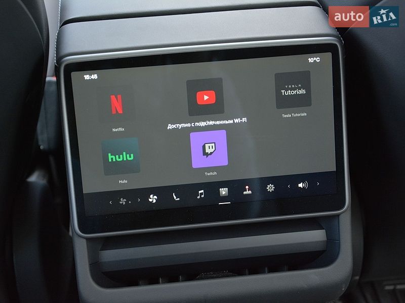 Седан Tesla Model 3 2024 в Киеве