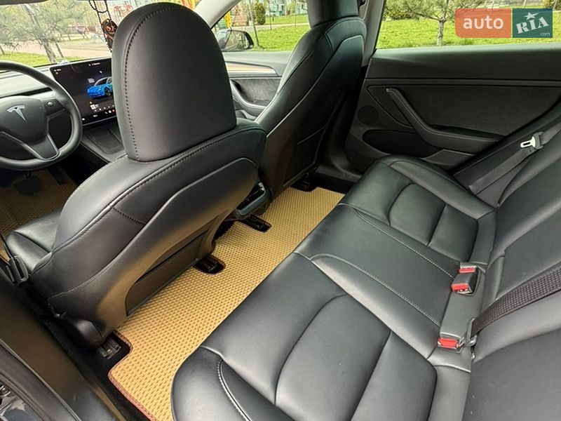 Седан Tesla Model 3 2023 в Кременчуге