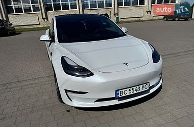 Седан Tesla Model 3 2022 в Буске