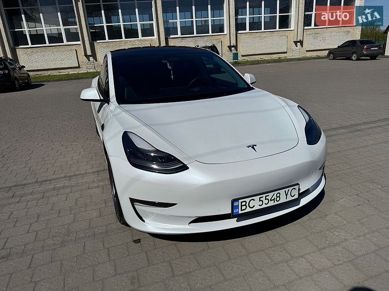 Tesla Model 3 2022