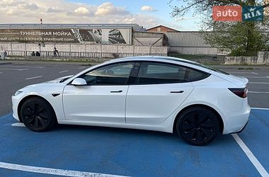 Седан Tesla Model 3 2024 в Киеве