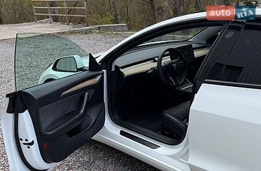Седан Tesla Model 3 2021 в Чернигове