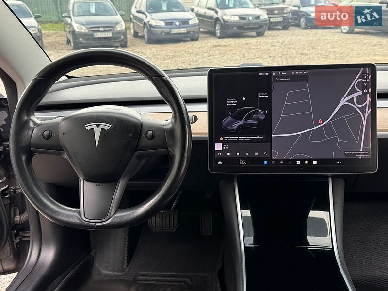 Седан Tesla Model 3 2019 в Харкові