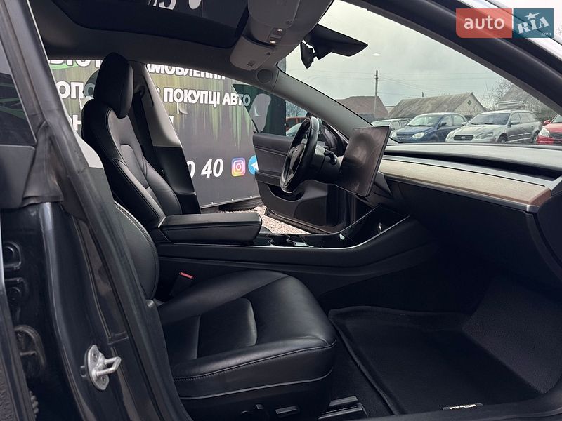 Седан Tesla Model 3 2019 в Харкові