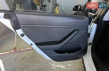 Седан Tesla Model 3 2022 в Львове