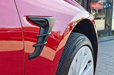 Седан Tesla Model 3 2022 в Львове