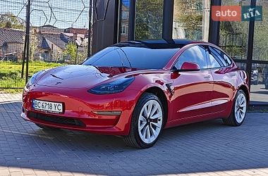 Седан Tesla Model 3 2022 в Львове