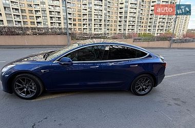 Седан Tesla Model 3 2019 в Киеве