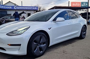 Седан Tesla Model 3 2019 в Харкові