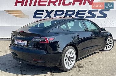 Седан Tesla Model 3 2021 в Киеве