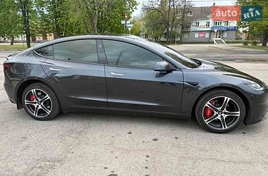 Седан Tesla Model 3 2024 в Дніпрі