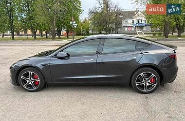 Седан Tesla Model 3 2024 в Дніпрі