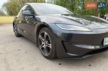 Седан Tesla Model 3 2024 в Дніпрі