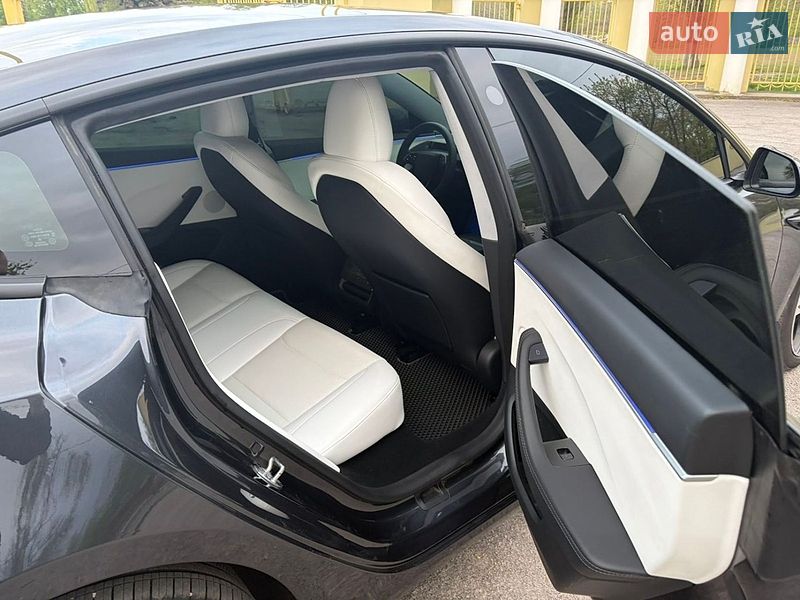 Седан Tesla Model 3 2024 в Дніпрі