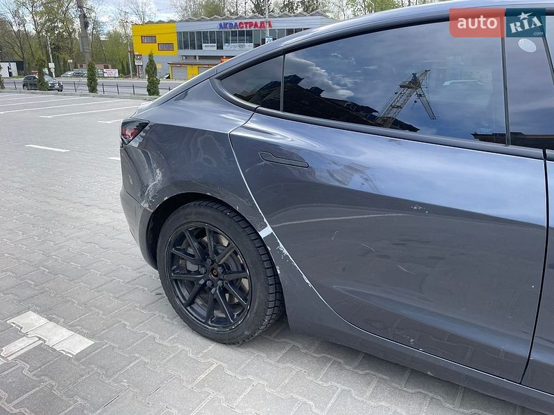 Седан Tesla Model 3 2019 в Тернополі