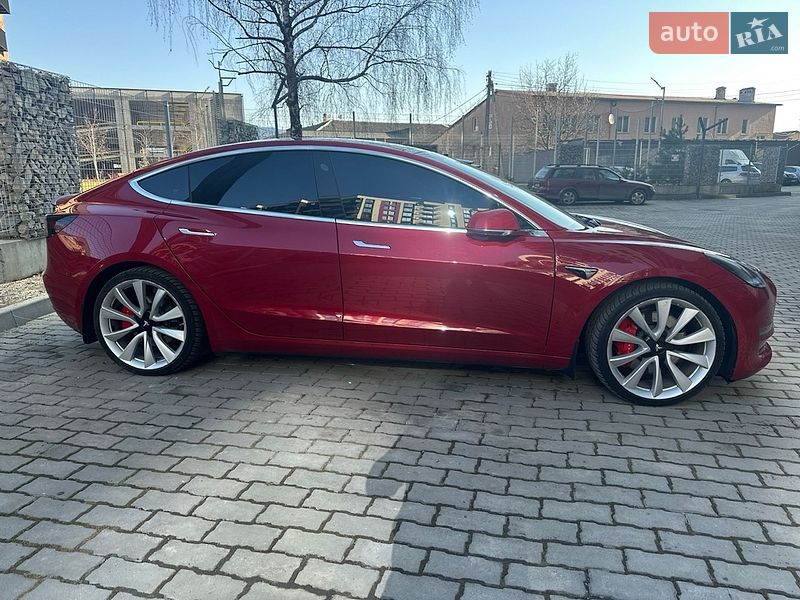 Седан Tesla Model 3 2018 в Ивано-Франковске