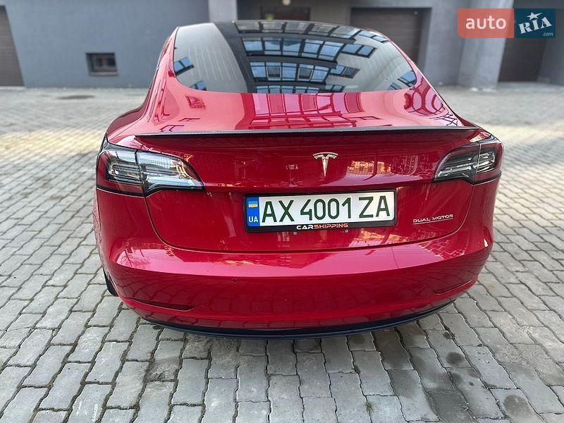 Седан Tesla Model 3 2018 в Ивано-Франковске