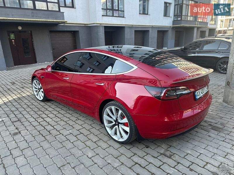 Седан Tesla Model 3 2018 в Ивано-Франковске