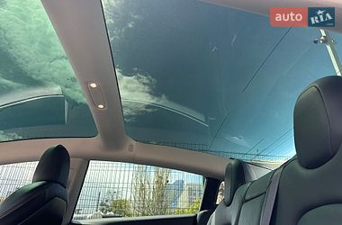Седан Tesla Model 3 2020 в Киеве