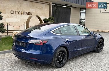 Седан Tesla Model 3 2018 в Львове