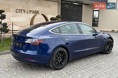 Седан Tesla Model 3 2018 в Львове