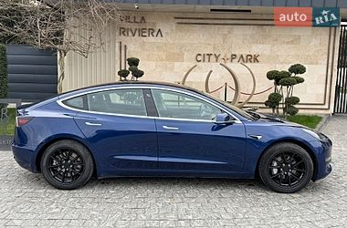 Седан Tesla Model 3 2018 в Львове