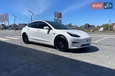 Седан Tesla Model 3 2023 в Луцке