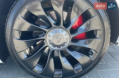 Седан Tesla Model 3 2023 в Луцке