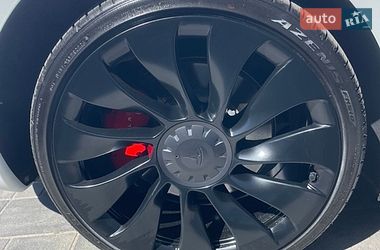Седан Tesla Model 3 2023 в Луцке