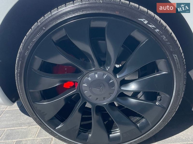 Седан Tesla Model 3 2023 в Луцке