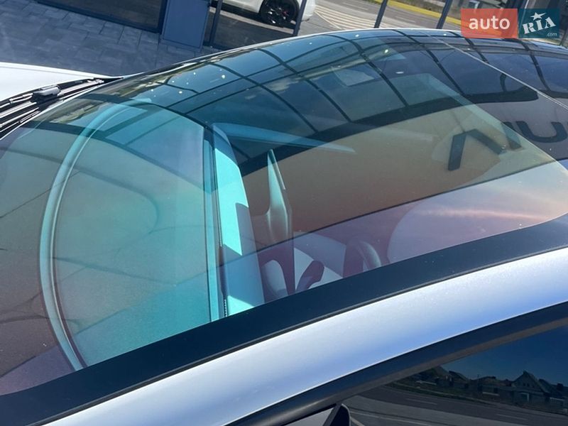 Седан Tesla Model 3 2023 в Луцке
