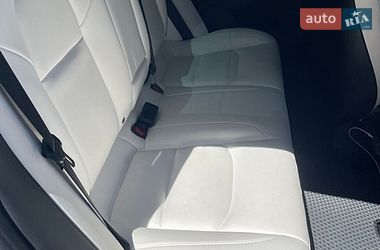 Седан Tesla Model 3 2023 в Луцке