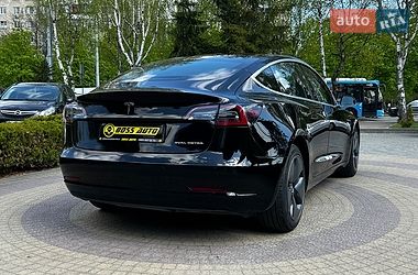 Седан Tesla Model 3 2020 в Львове