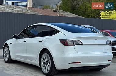 Седан Tesla Model 3 2022 в Киеве